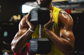 门兴格拉德巴赫训练开放日；关键时刻篮板制胜引欢呼；足总杯在即；球探报告显示潜力的简单介绍-九游会官方入口