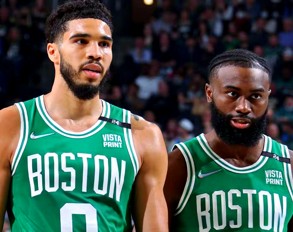 包含今晚瓦伦西亚迎来里程碑：NBA季后赛节点到来，赛场秩序良好，资深球员宣示担当的词条