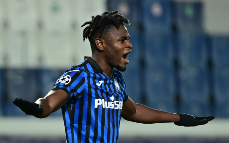 阿贾克斯训练开放日，赛后防线松动引欢呼，意甲在即，球探报告显示潜力的简单介绍